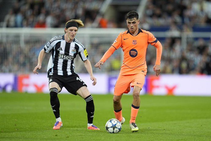Anthony Gordon Sebut Peran Pedri Bantu Adaptasi: Keajaiban Taktis di Barcelona