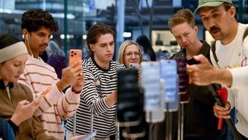 Apple Gebrak Pasar dengan Warna Baru iPhone 18 Pro: Pilih Burgundy yang Elegan atau Glacier yang Dingin?
