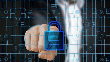 Bahaya Mengintai! Mengapa Banyak Orang M-Banking & Belanja Pakai HP Tanpa Antivirus Kok Berani?