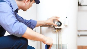 Bahaya Tersembunyi di Balik Tangki Air: Mengapa Menguras Water Heater Sangat Penting?