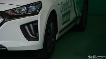 Bebas Takut Malam: 7 Tips Aman Pulang Sendiri dengan Transportasi Online