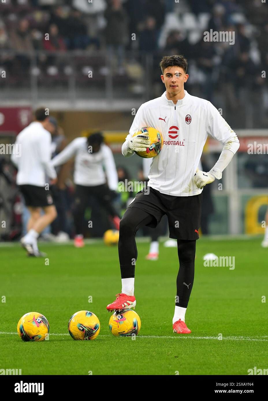Bongkar Penilaian AC Milan: Kecuali Lorenzo Torriani Tak Ada Pemain Milan Tampil Layak di Bournemouth