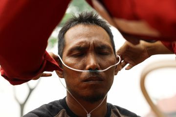 Dampak Karhutla Kalimantan Picu Asap Lintas Negara Ini Penyebabnya dan Solusi Penanganannya