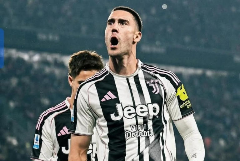Dilema Juventus: Mengapa Ivan Zazzaroni Memilih Bertahan Mendukung Max Allegri?