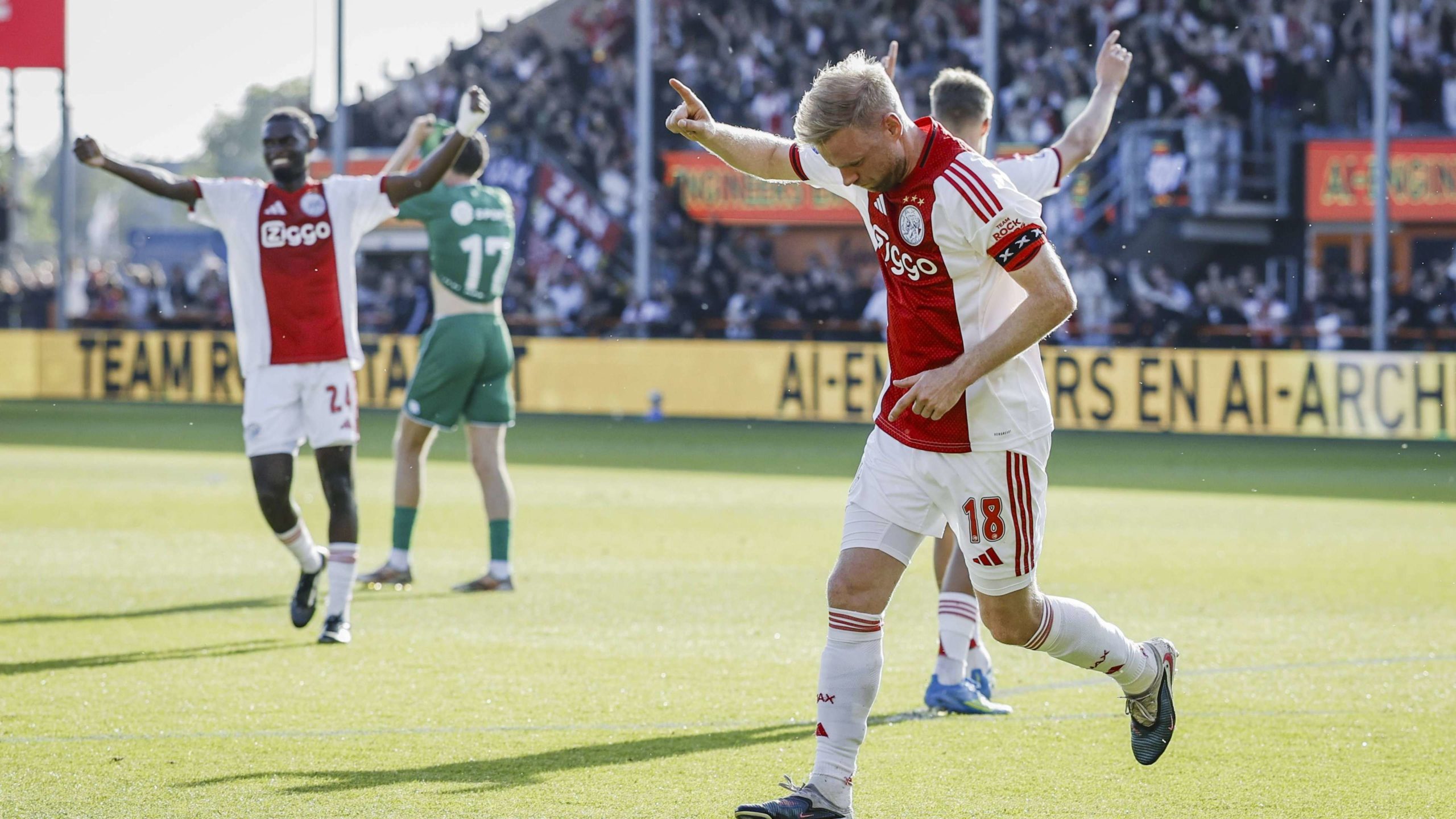 Dinamika Ajax: Dari Kemenangan Gemilang di Groningen hingga Polemik Slogan Terlarang di Eropa