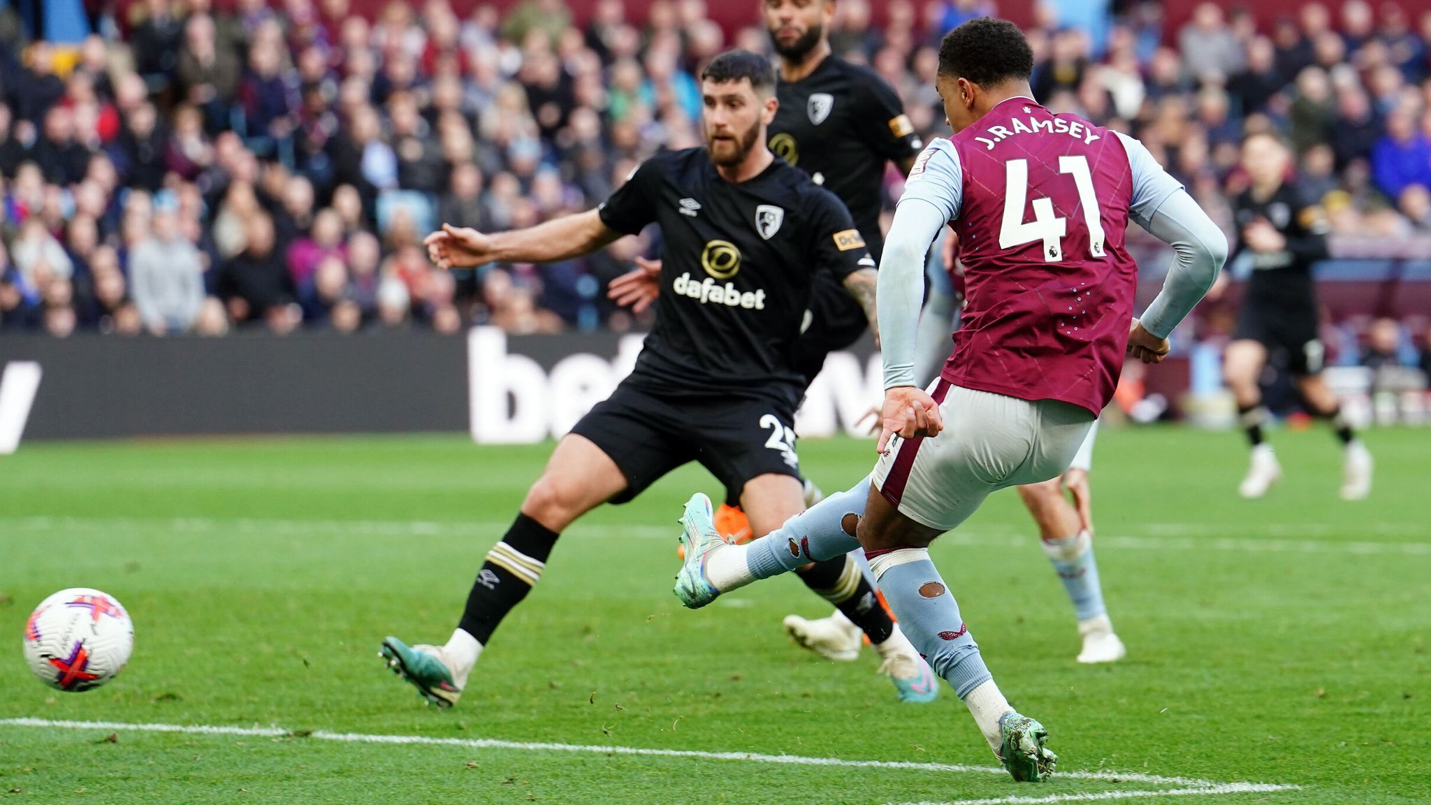 Dominasi Total! Bournemouth Hancurkan Aston Villa 3-0 dan Bangkit di Piala Carabao