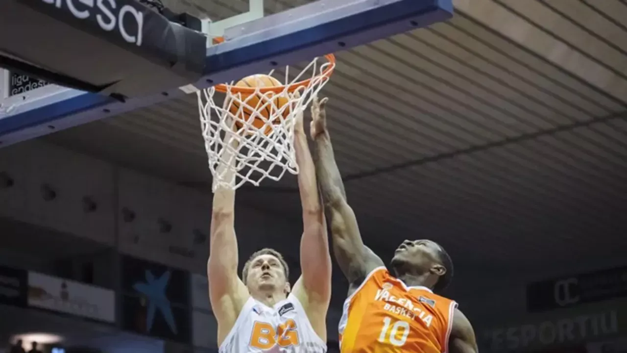 Dominasi Valencia Basket di Euroleague: Mengapa Xavi Albert Sebut TJ Shorts Adalah Seorang Pemimpin?