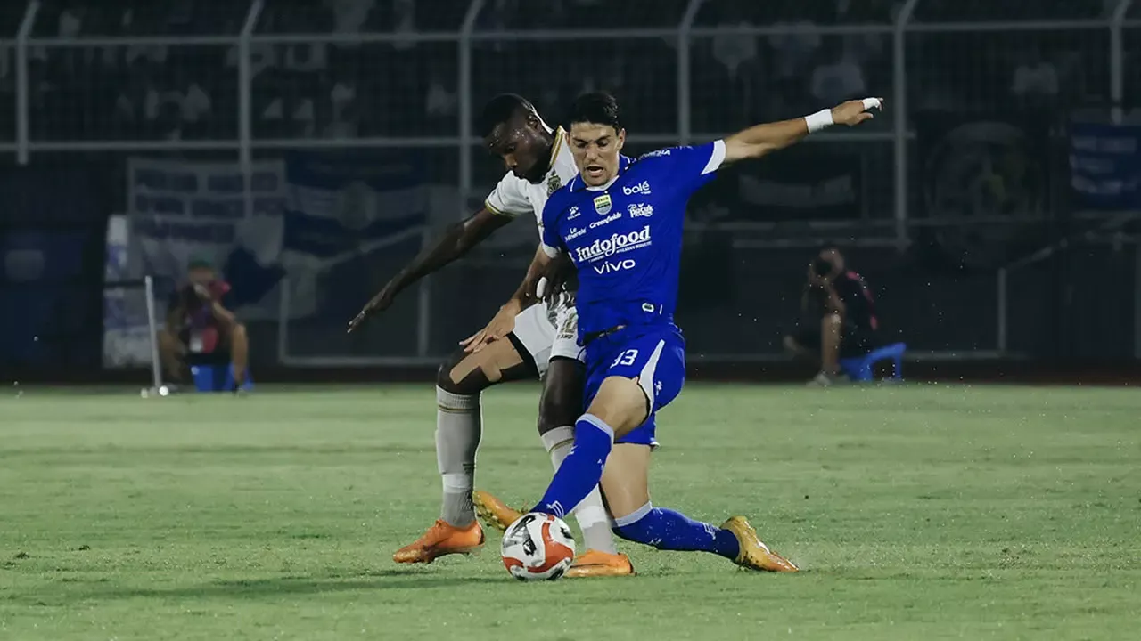 Drama 10 Menit Terakhir: Persib Bandung Comeback Dramatis Lawan Port FC