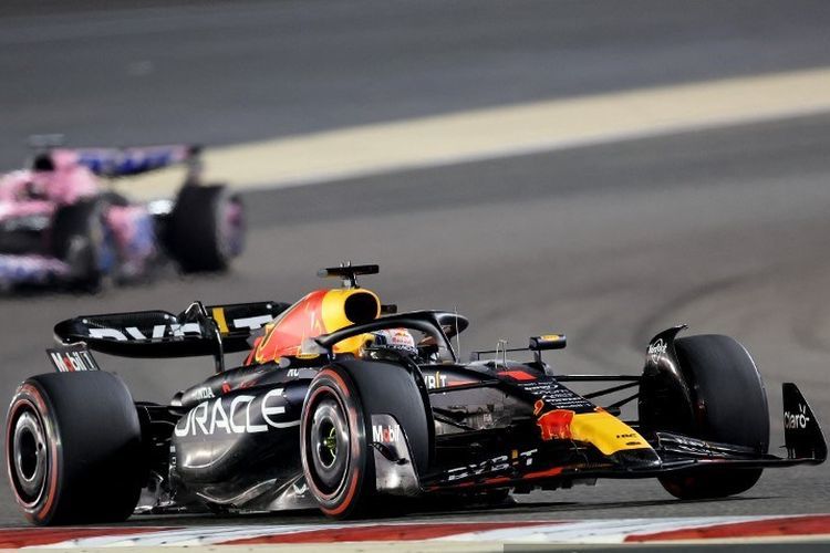 Drama Bahrain GP: Max Verstappen Dominasi Lintasan di Tengah Kekacauan Teknis Mercedes