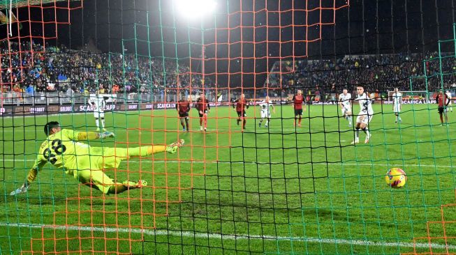 Drama di Stadio Pier Luigi Penzo: Inter Milan Menang Tipis Lewat 'Hadiah' Gol Bunuh Diri Lawan Venezia