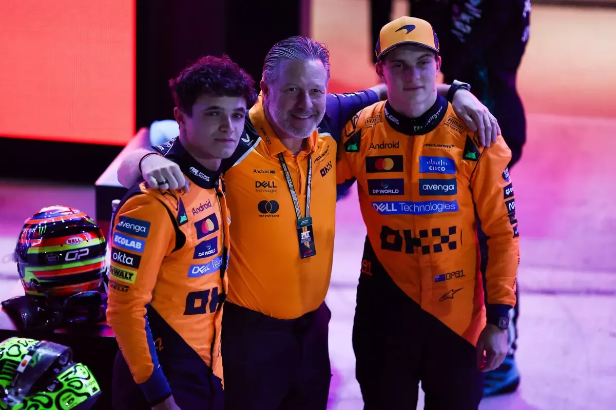 Drama GP Singapura: Zak Brown Klarifikasi Insiden Norris-Piastri di Singapura demi Keharmonisan McLaren