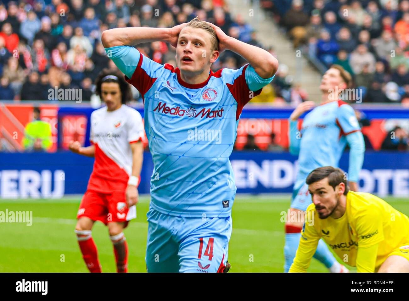 Drama Menit Akhir di Galgenwaard: Sem van Duijn Selamatkan FC Utrecht dari Kekalahan