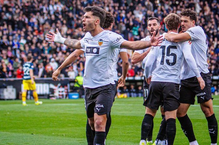 Drama Menit Akhir di La Rosaleda: Gol Dramatis Adrián Niño Gagalkan Kemenangan Espanyol