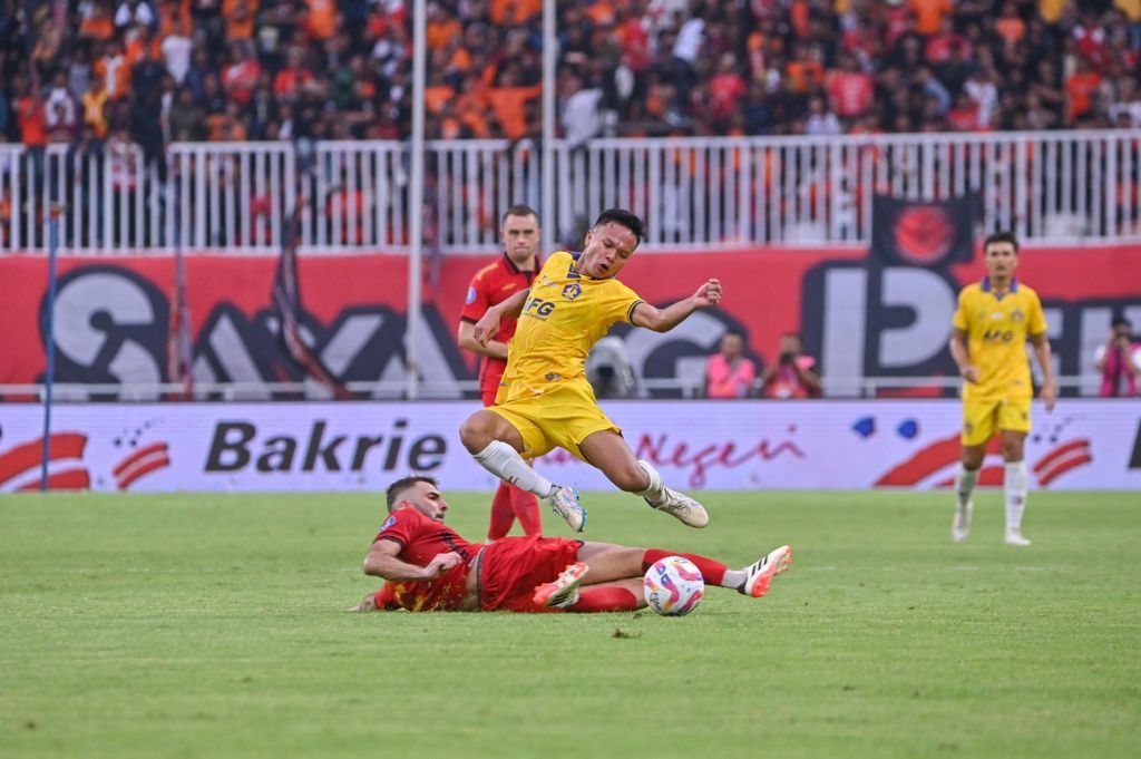 Duel Puncak Klasemen: Persija Jakarta Siap Pertahankan Dominasi Lawan Persik Kediri di JIS