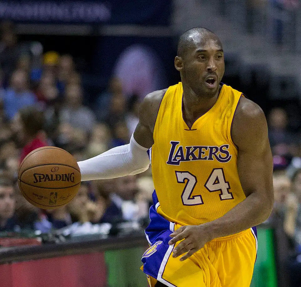 Dunia Basket Berduka dan Bergejolak: Dari Kepergian Legenda Cliff Hagan hingga Drama Cedera NBA