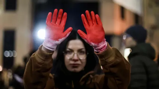 Dunia Dalam Sorotan: Dari Gejolak Politik Serbia hingga Tragedi Kematian Misterius di Jhansi