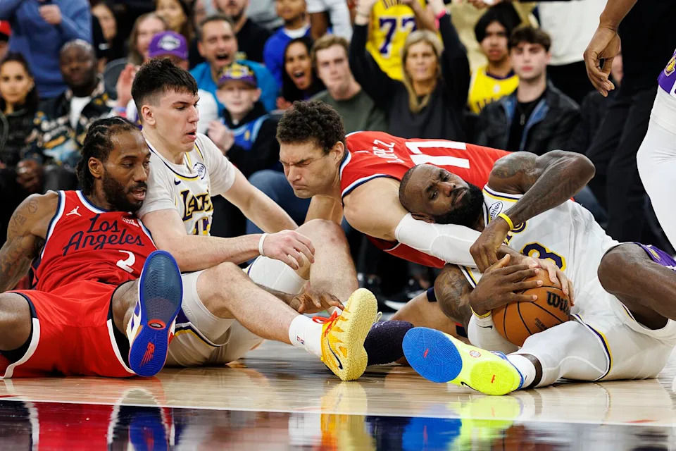 Efisiensi Mematikan Brook Lopez Gagal Antarkan Clippers dalam Derby Los Angeles Lawan Lakers