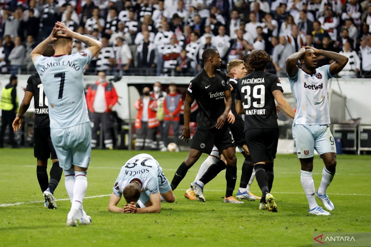Eintracht Frankfurt Melaju ke Babak Berikutnya: Ambisi dan Kekecewaan Noah Atubolu