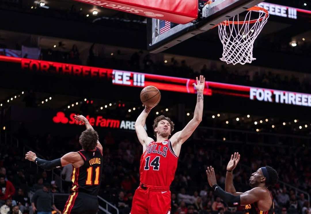 Era Baru Chicago Bulls: Kemenangan Dramatis, Penghormatan Legenda, dan Kejutan di Lapangan
