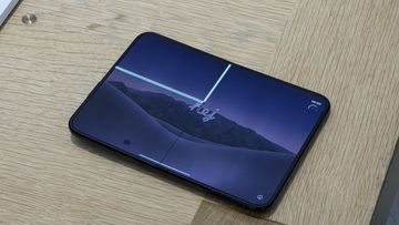 Fenomena Lightsaber pada Ponsel Lipat Bikin Khawatir, Layar iPhone Duo Ramai Dikeluhkan Ini Kata Apple Enthusiast RI