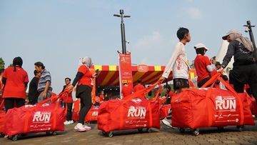 Fenomena Unboxing Goodie Bag 50 Kg Alfamart Run 2026 Viral di Media Sosial