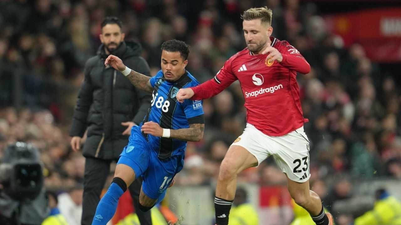 Gary Neville Kritik Keras Keputusan Manchester United Usai Kalah dari Bournemouth