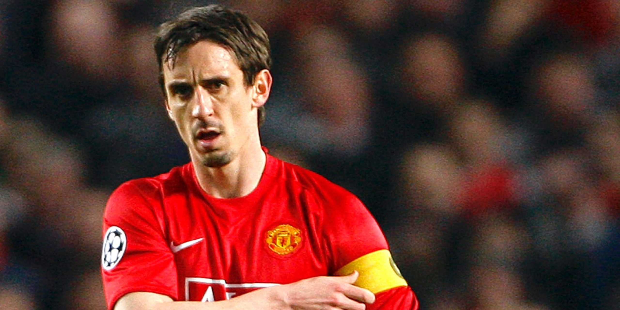 Gary Neville Sarankan Manchester United Jaga Kebugaran Carlos Baleba