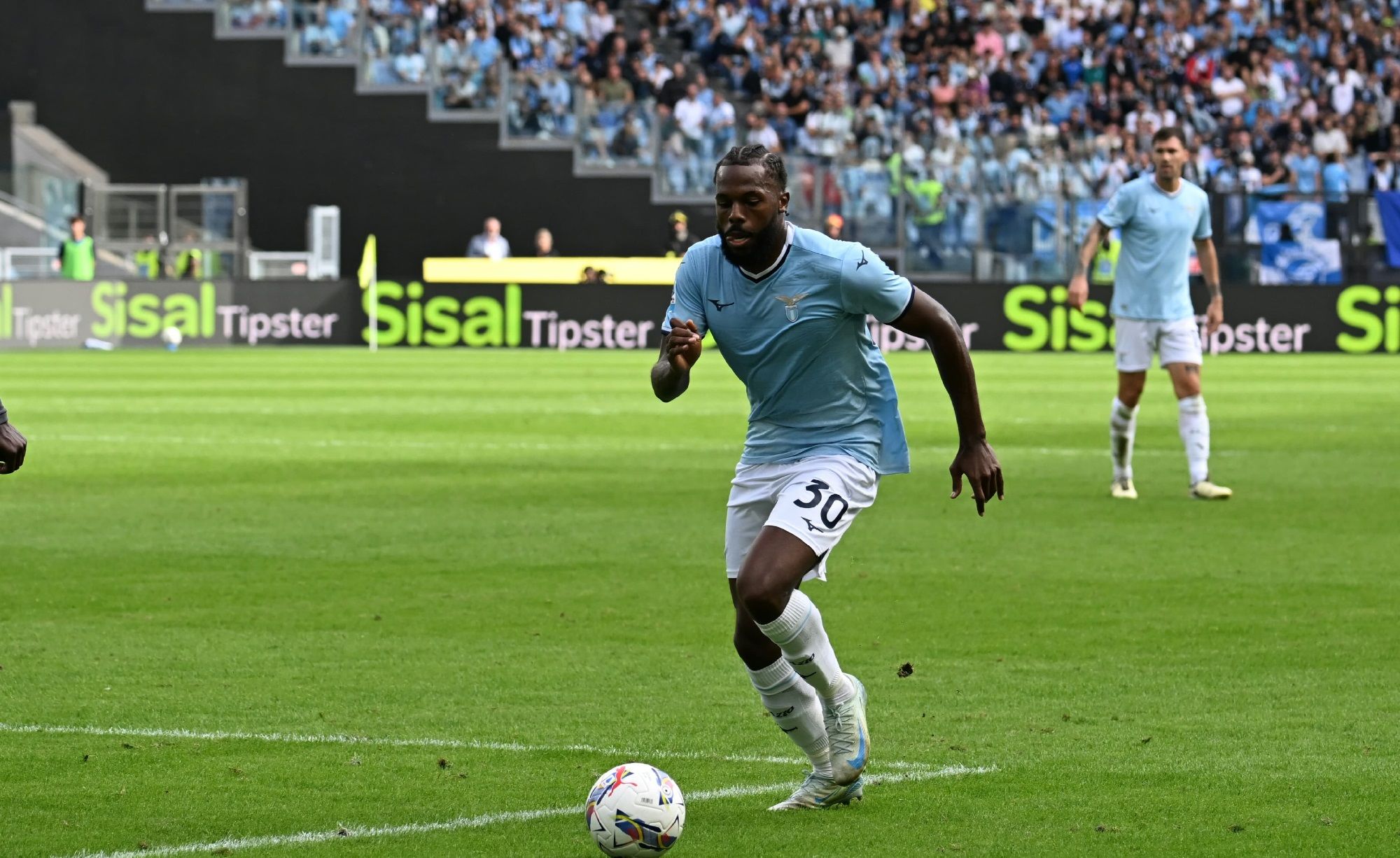 Gol Spektakuler Nuno Tavares Mantapkan Lazio di Puncak Serie A: Kemenangan Memukau atas Monza