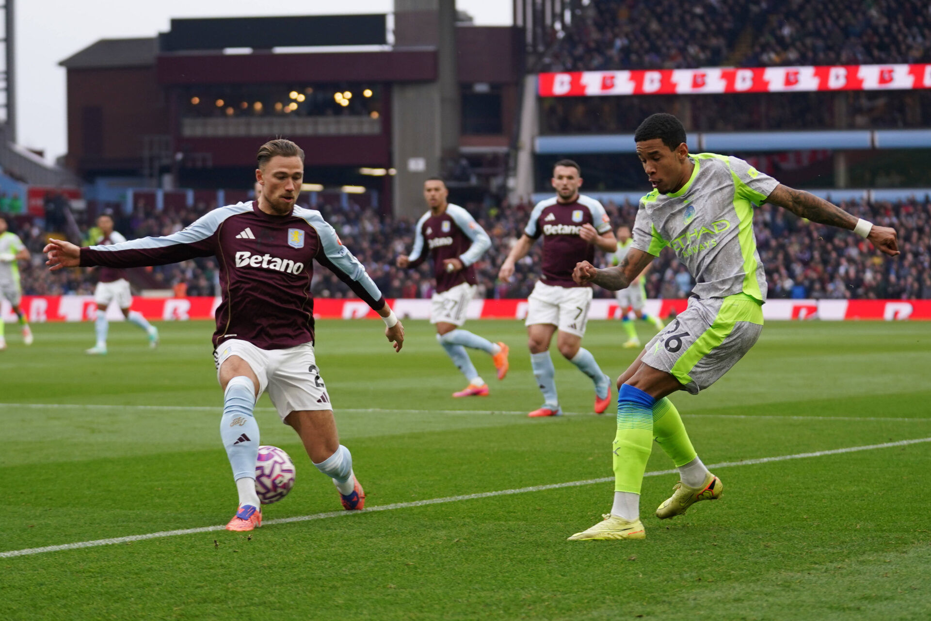 Keajaiban Villa Park: Aston Villa Akhiri Dominasi Sempurna Man City Lewat Duel Sengit