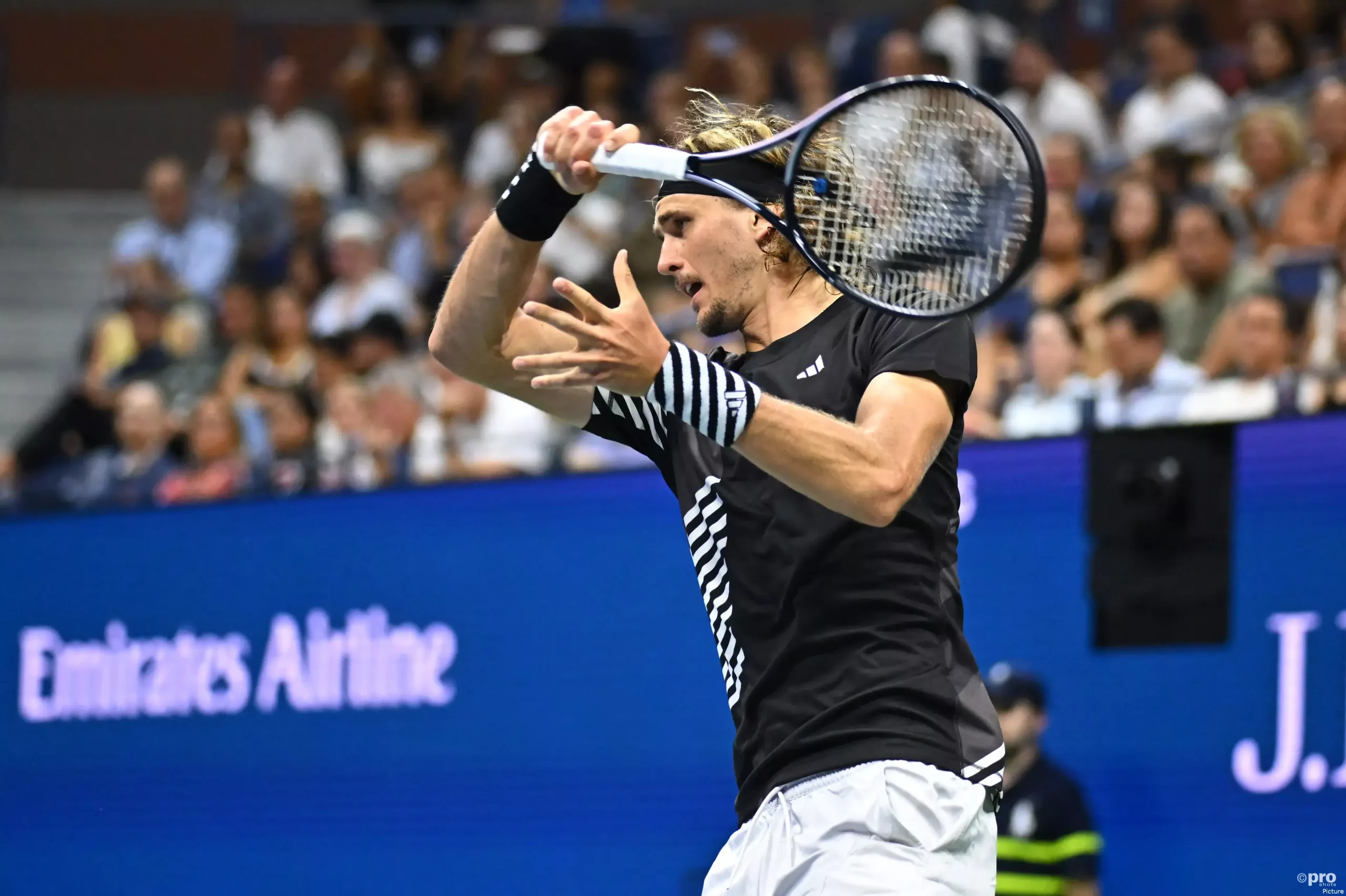 Kejutan Besar di Shanghai Open: Alejandro Davidovich Fokina Tumbangkan Alexander Zverev di Semifinal