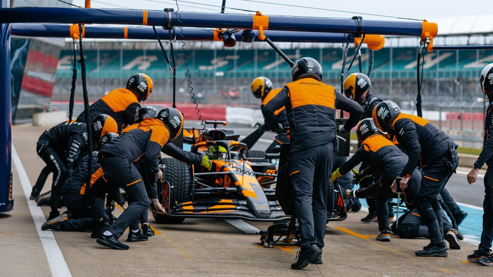 Ketegangan Internal di Garasi: McLaren Tegaskan Seriusnya Insiden Norris-Piastri di GP Singapura