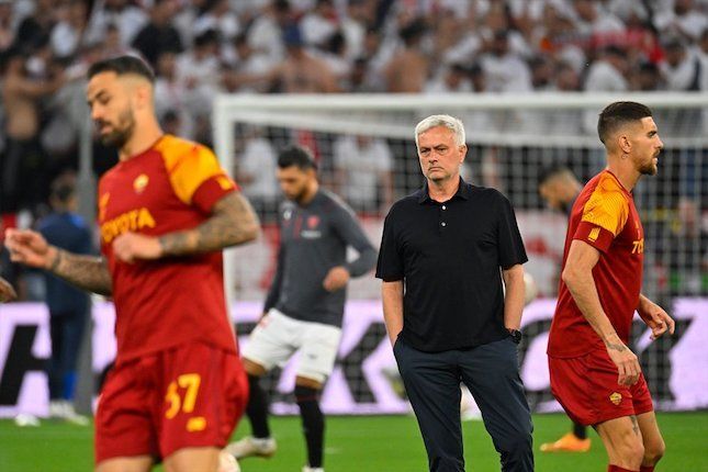 Kisah Di Balik Hengkangnya Jose Mourinho dari AS Roma dan Kontroversi Bandara
