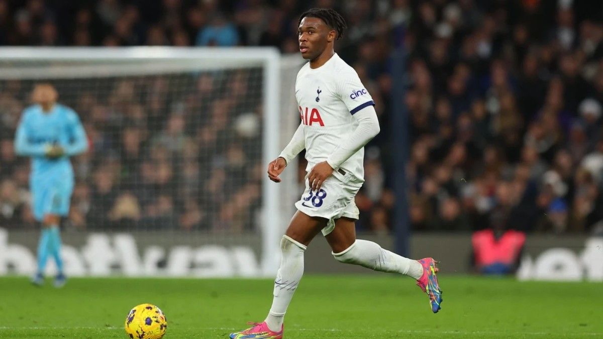 Komitmen Tinggi Destiny Udogie: Menepis Rumor Transfer dan Fokus Rebut Posisi Utama di Tottenham