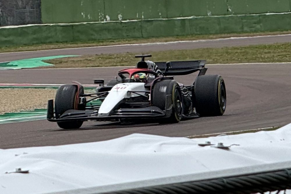 Kontroversi GP AS: Carlos Sainz Terkejut Arvid Lindblad Bebas dari Hukuman