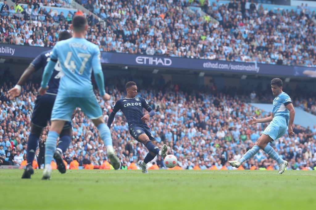 Kontroversi Wasit Liga Inggris: Mengapa Chris Kavanagh Diizinkan Pimpin Pertandingan Man City Meski Berasal dari Manchester?