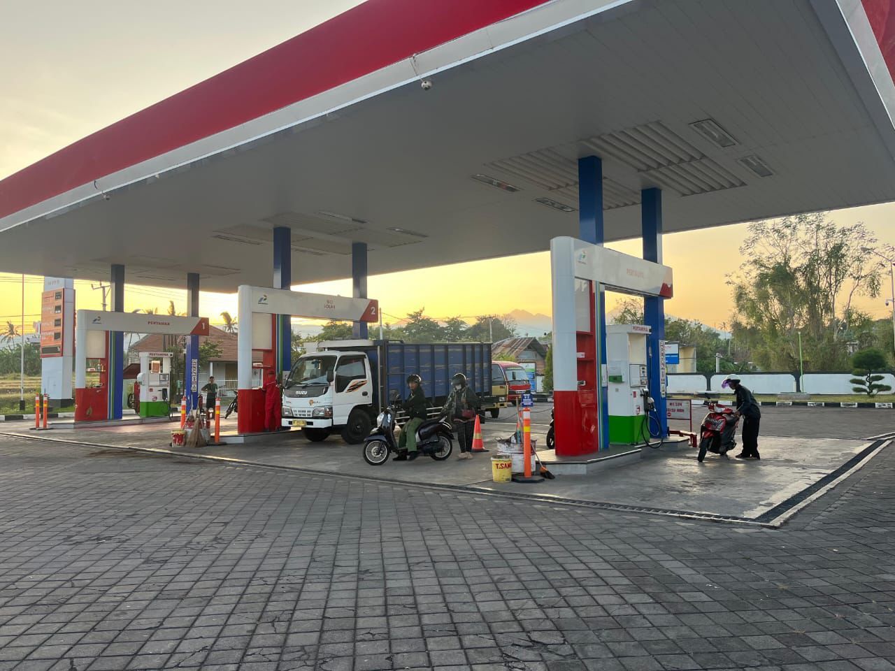 Krisis BBM Langka di Bali Picu Antrean Horor, Pertamina Gercep Datangkan Ribuan Kiloliter Bensin