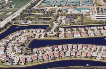 Larry Ellison Beli Rumah Seharga 180 Miliar untuk Staf Oracle, Menciptakan Skema ‘Bos Oracle Borong Rumah’