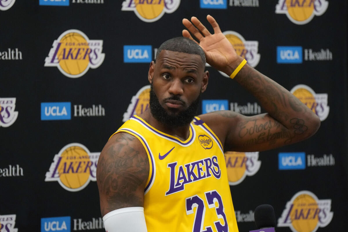 LeBron James Memukau di Laga Pramusim 76ers: Rekor Baru dan Harapan Tim