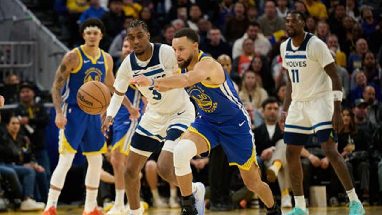 Ledakan 44 Poin Stephen Curry Selamatkan Warriors dari Comeback Dramatis Timberwolves