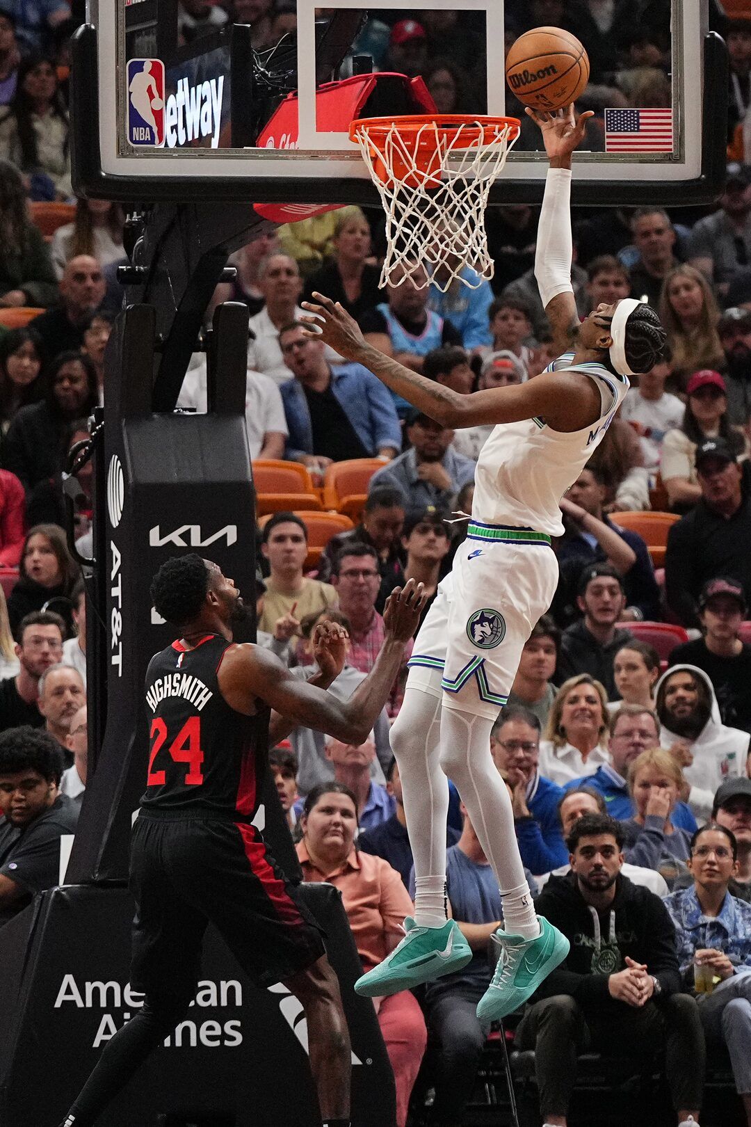 Ledakan 45 Poin Anthony Edwards Bawa Timberwolves Hancurkan Heat di Laga Pembuka