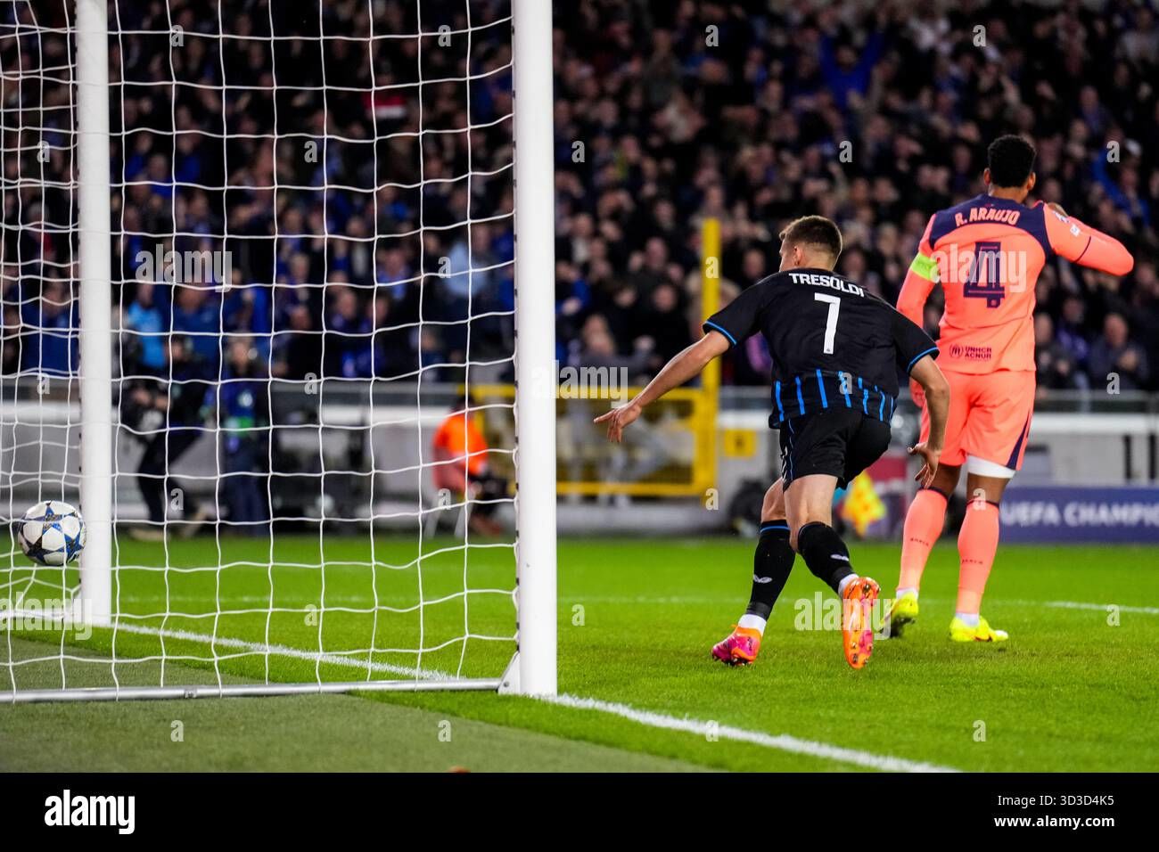 Ledakan Nicolo Tresoldi: Hat-trick Spektakuler Bawa Club Brugge Rebut Puncak Klasemen!