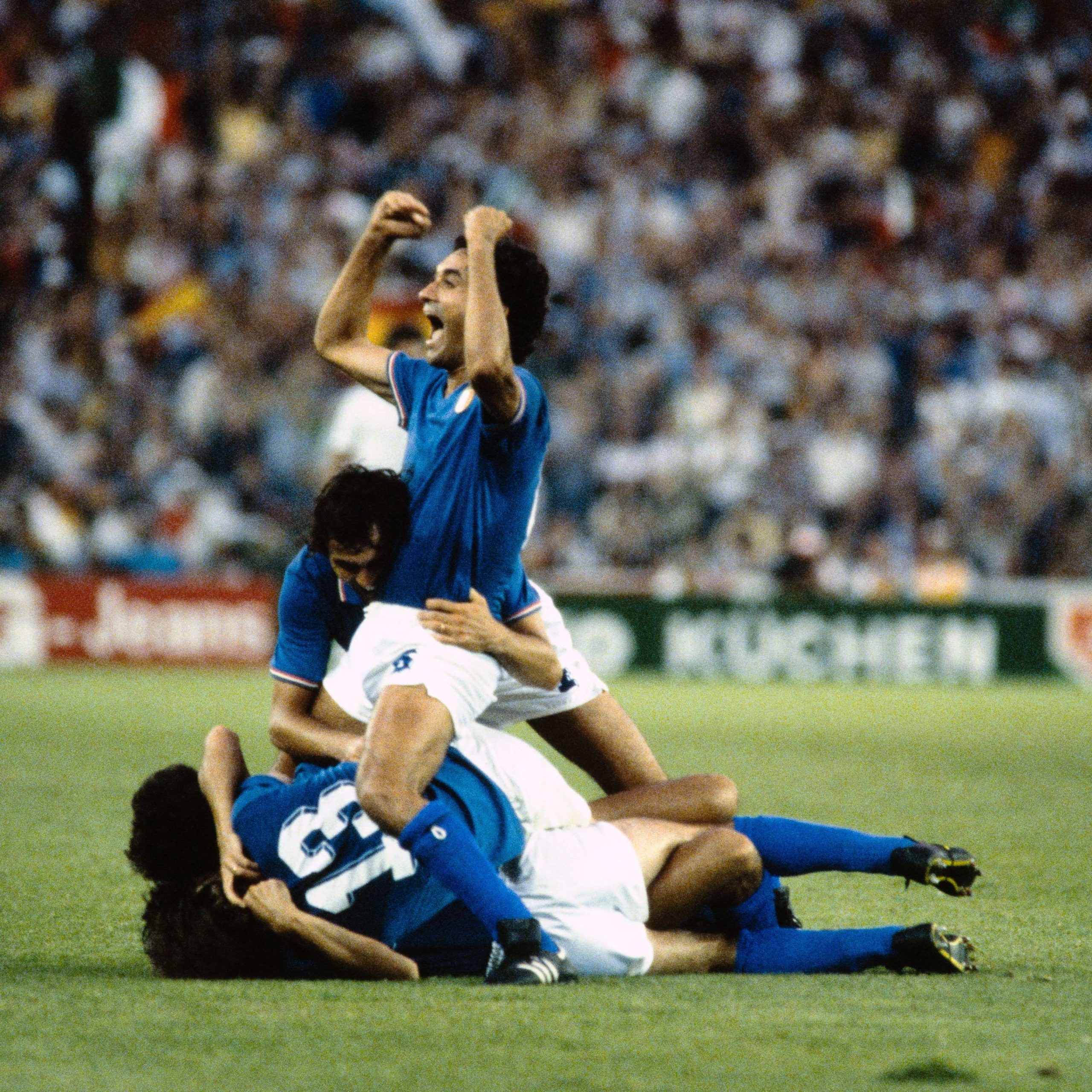 Mancini Minta Kritik Seimbang, Senang FIGC Selesai, Banyak Rindu Vialli: Kisah Emosional Pelatih Italia di Tengah Perubahan