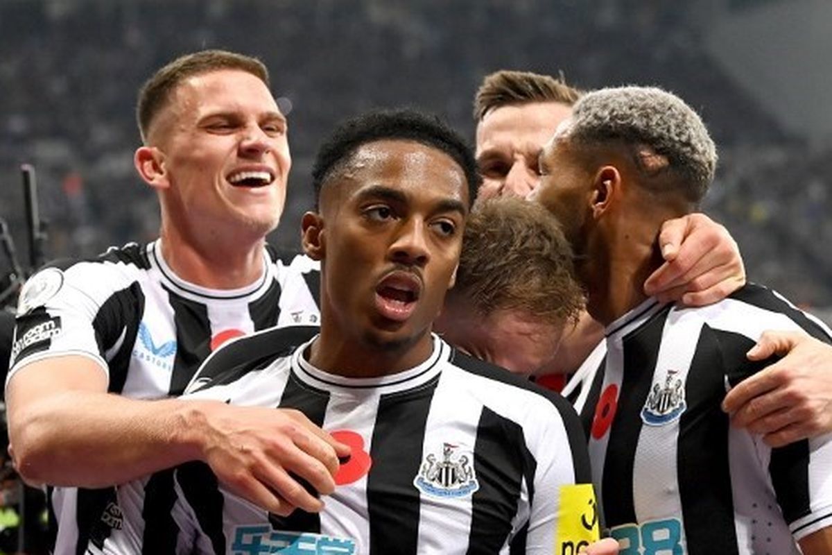 Matthias Jaissle Tertawakan Klaim Besiktas soal Transfer Joe Willock: Sandiwara Besar di Tengah Persaingan Liga