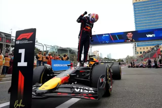 Max Verstappen Raih Pole Position ke-50 di GP Singapura dalam Rekor Bersejarah F1