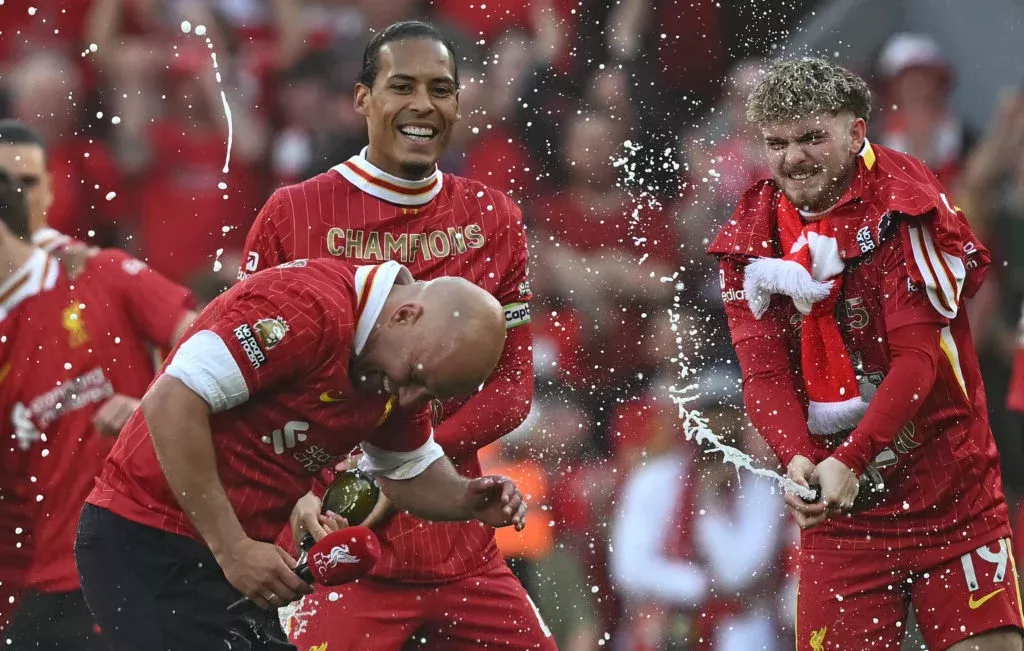 Membongkar Sisi Gelap Era Arne Slot di Liverpool: Antara Kesuksesan dan Retaknya Ruang Ganti