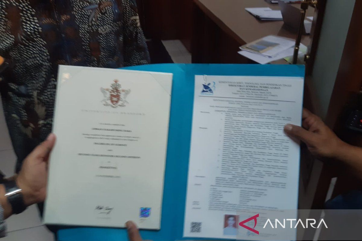 Menanti Ketok Palu: Polemik Dokumen Pendidikan hingga Debat Panas di Sidang Gugatan Ijazah Gibran