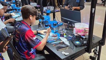 Mendorong Standar Global: 1.500 Teknisi HP Adu Keahlian, Pemerintah Dorong Sertifikasi Profesional