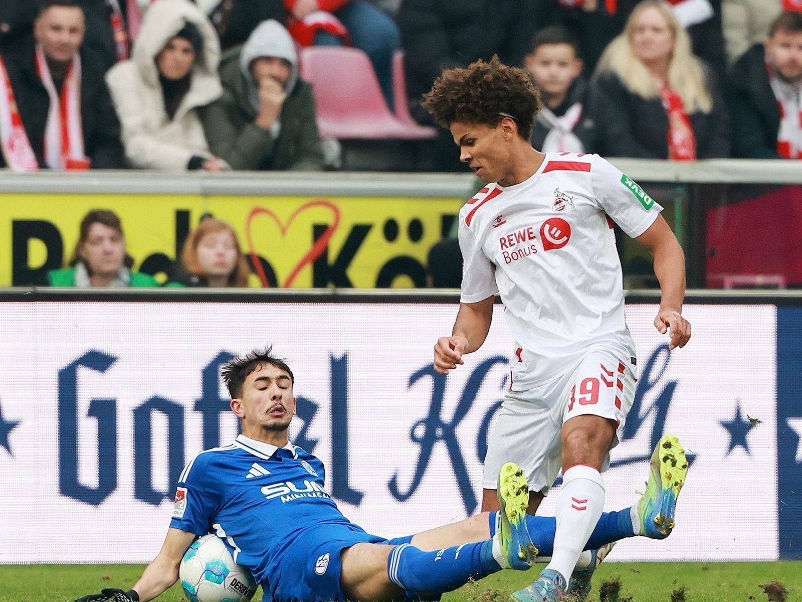 Mental Baja Mikey Moore: Siap Hadapi Tekanan Derby Bundesliga Bersama FC Koln