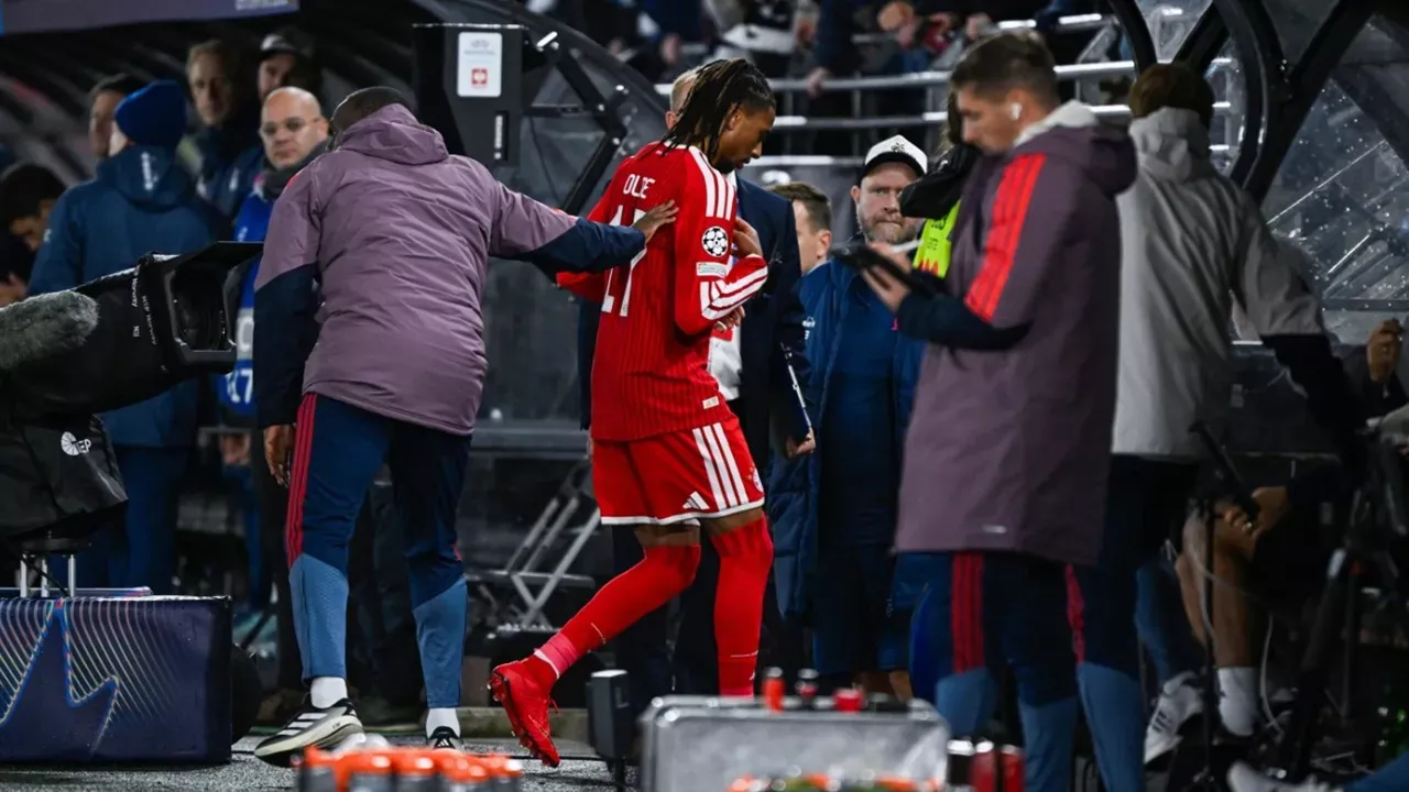 Michael Olise Dapat Kartu Merah Lawan Viking, Dipastikan Absen vs Arsenal