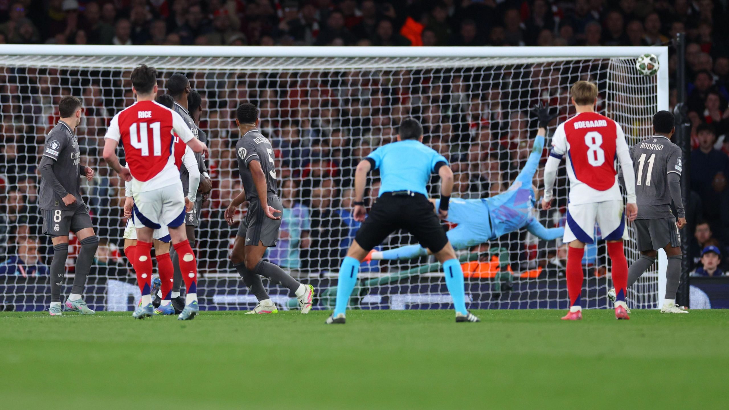 Misi Bangkit di Emirates: Arsenal vs Leeds United, Kabar Baik Declan Rice di Tengah Badai Cedera